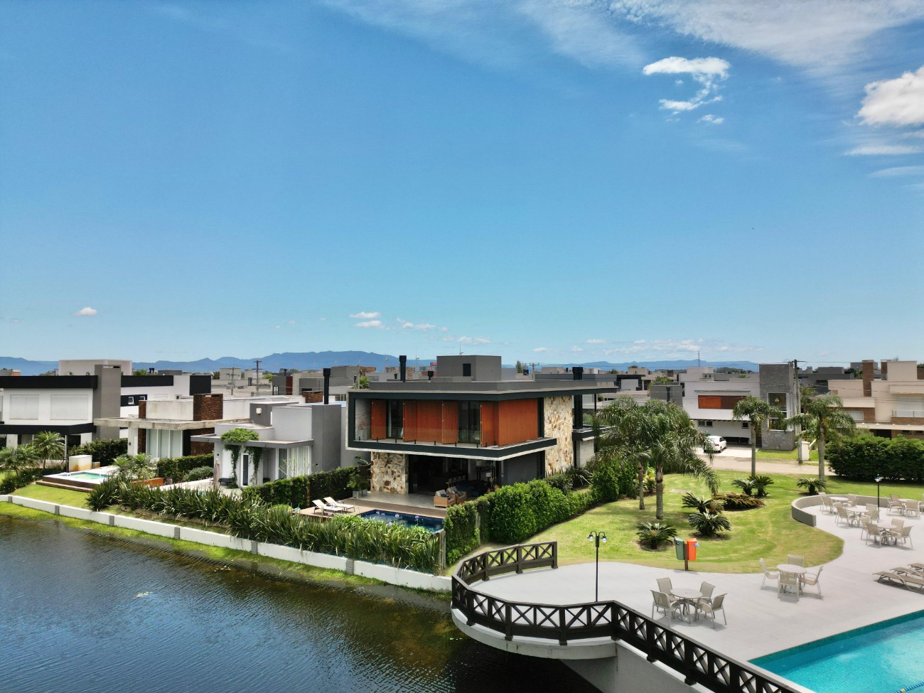 Casa em Condomínio 4 dormitórios para venda, Centro em Xangri-lá | Ref.: 13431